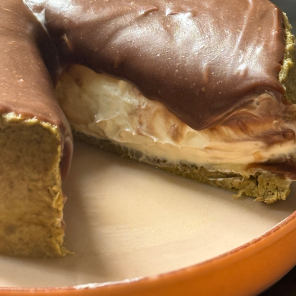 Pistachio Kunafa Cheesecake